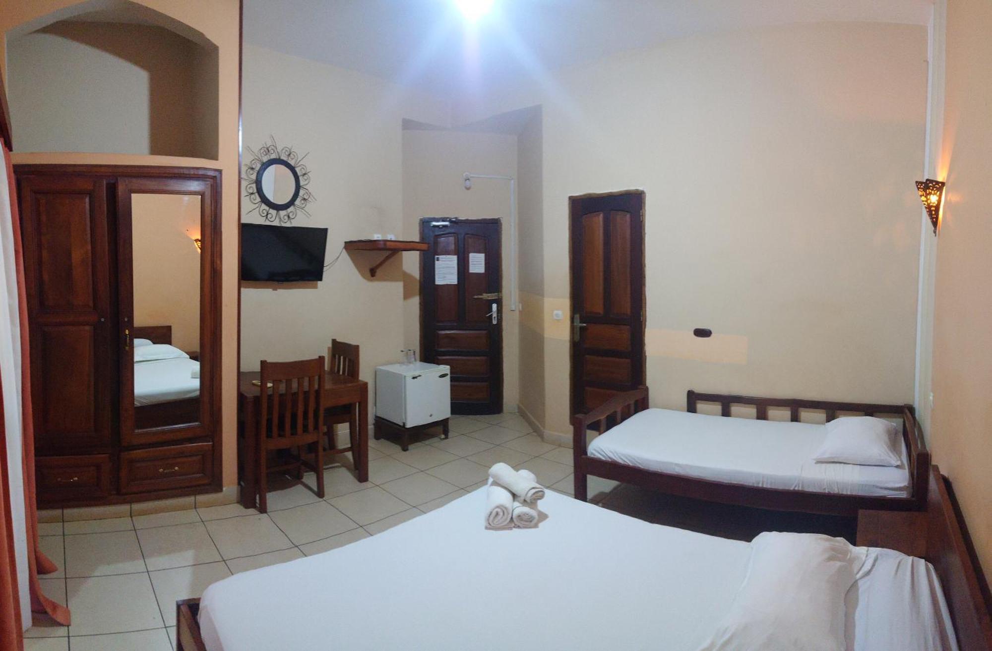 Central Hotel Antsiranana Extérieur photo
