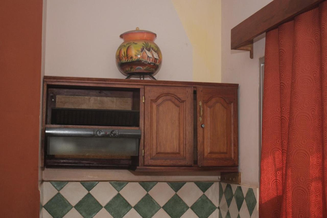 Central Hotel Antsiranana Chambre photo